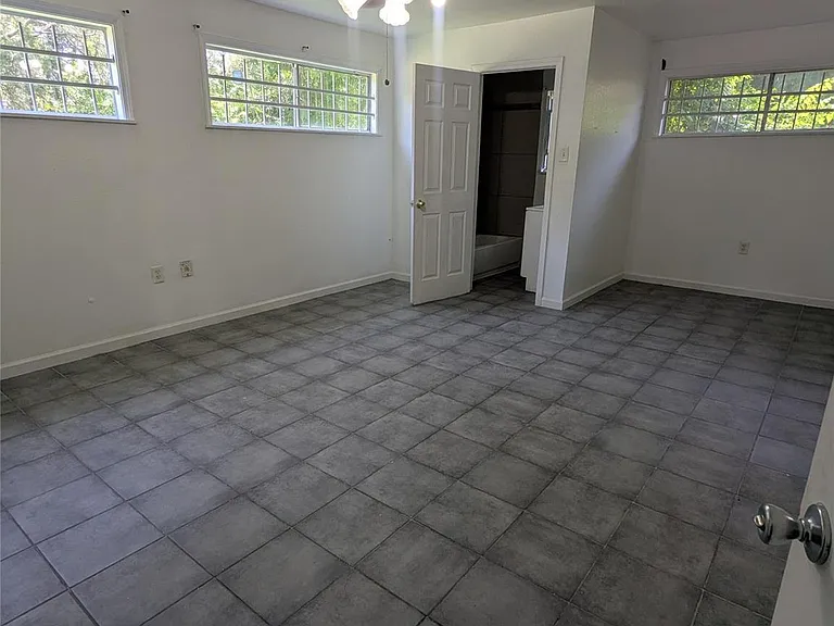 9129 Oak Knoll Ln — Photo 7