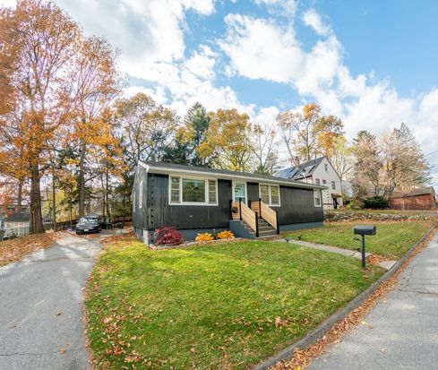 25-25 White Ave #A, Worcester, MA 01605