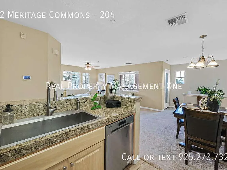 32 Meritage Cmn #204 — Photo 17