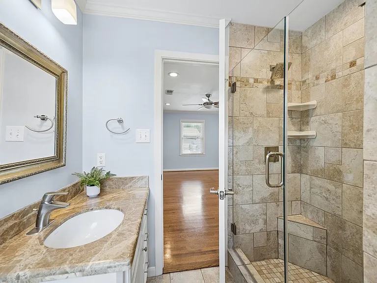 2202 Lazybrook Dr — Photo 12