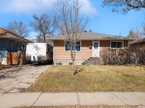 716 18th AVENUE E, Regina, SK S4N 1E7