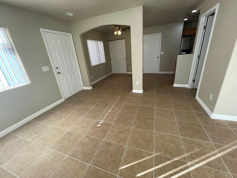 1/2 Bath Downstairs