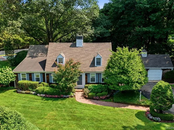 1936 Midlane, Muttontown, NY 11791