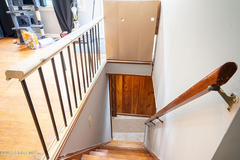 5th image of 27 Hanifin Avenue