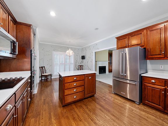 3rd image of 112 Covington Pl