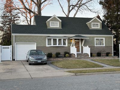 95 Lindbergh Street, Massapequa Park, NY, 11762