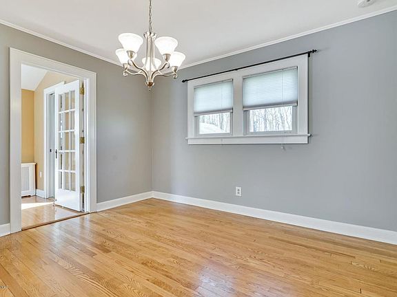 5th image of 13 Gates Ave