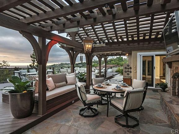 3rd image of 7146 La Jolla Scenic Dr S
