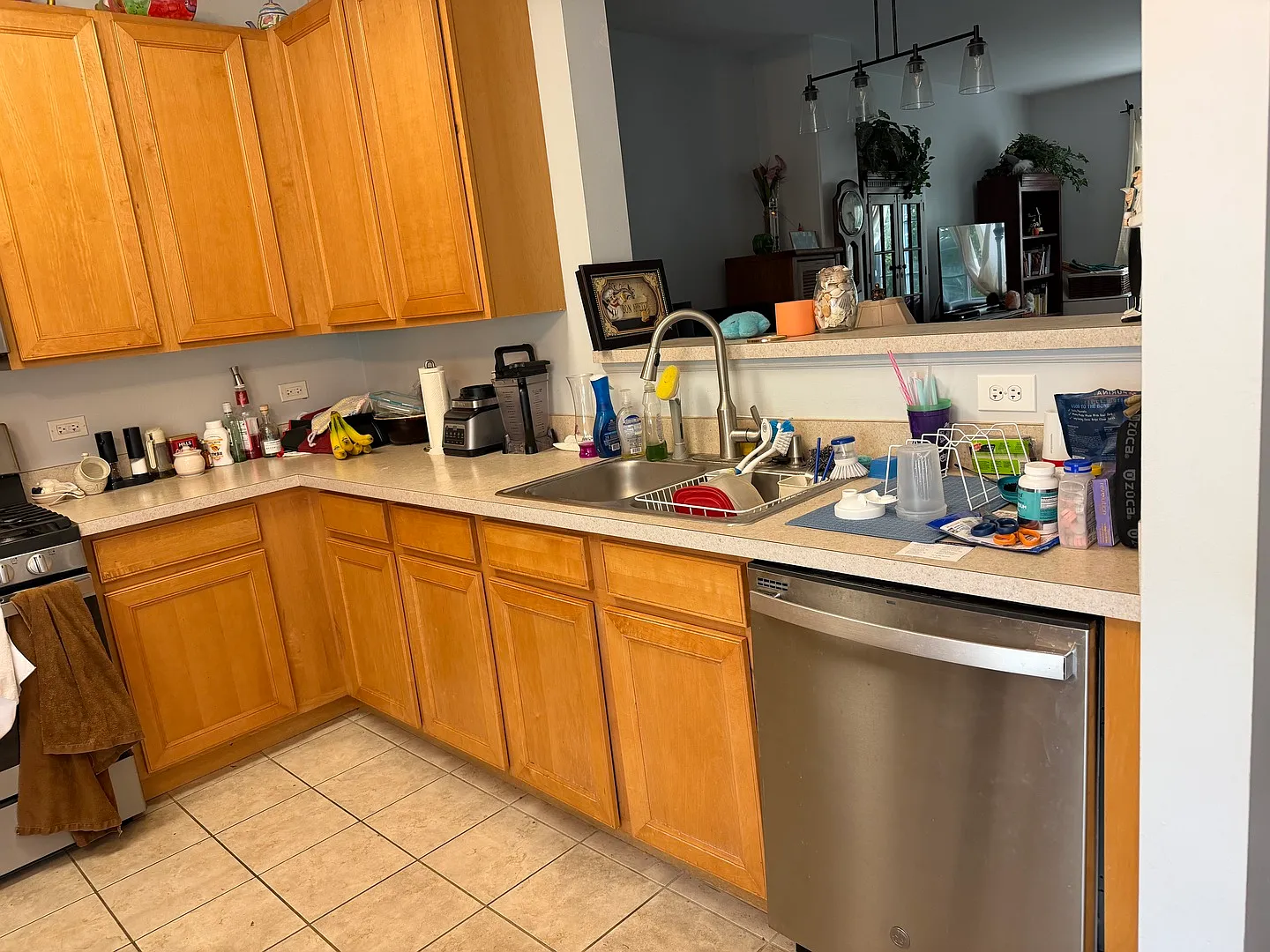 2 bed, 2.5 bath, 1679 sqft, $2,350 — Photo 2