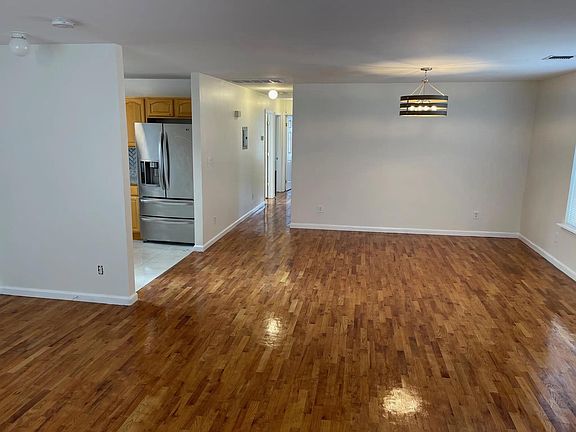4th image of 107 Amherst St Floor 2