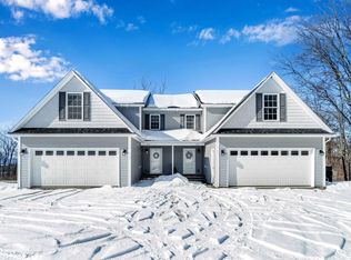 27 Cedar Hill Dr #102, Saint Albans, VT 05478