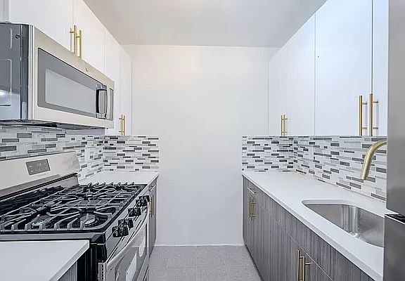 5th image of 549 Kosciuszko St #3