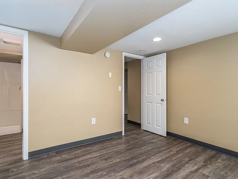 405 4th Ave N. — Photo 11