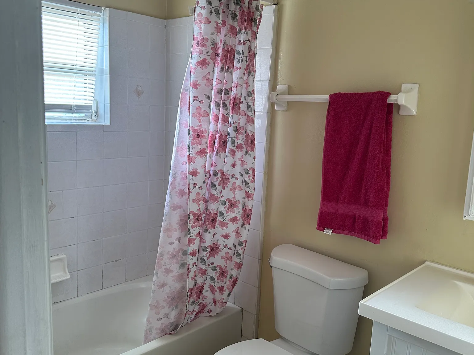 4 bed, 1772 sqft, $2,700 — Photo 3
