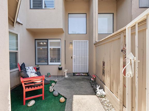 3rd image of 2268 Piccardo Cir
