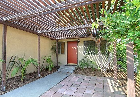 3rd image of 421 Almond Ave