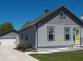 3514 Division St, Manitowoc, WI 54220