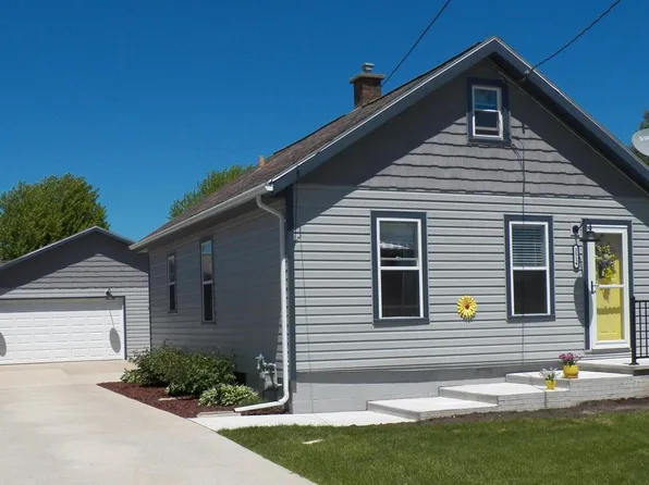 3514 Division STREET, Manitowoc, WI 54220