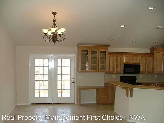 3rd image of 2 Eccleston Ln