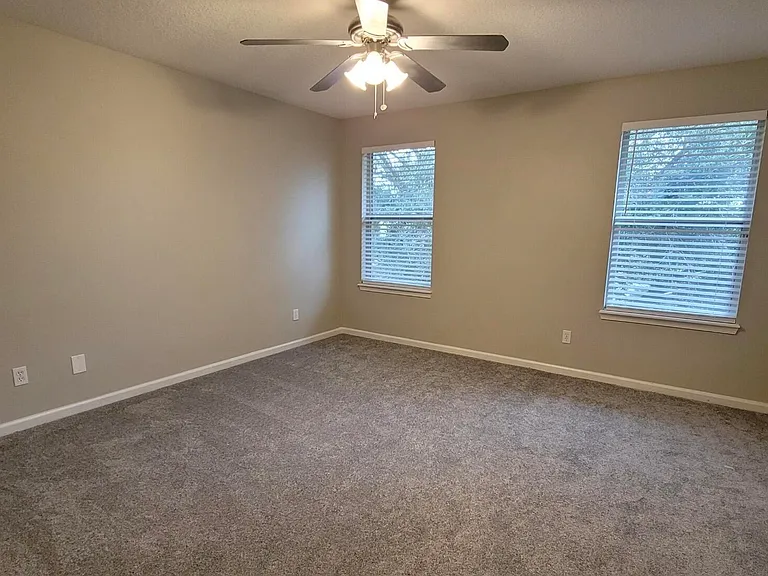 505 Scrub Jay Dr — Photo 5