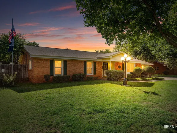4512 Meadowbrook Dr, Wichita Falls, TX 76308