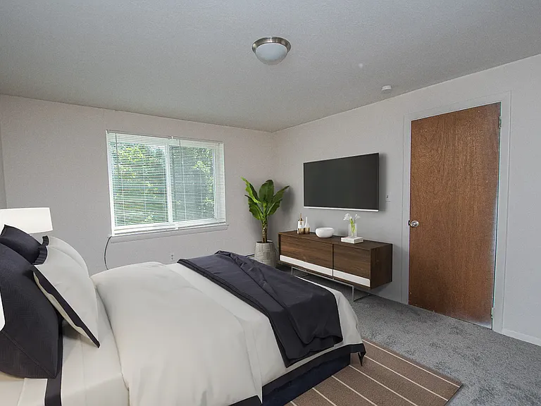 35 Evergreen Ave — Photo 6