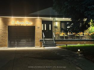 37 Juanita Dr, Hamilton, ON L9C 2G4