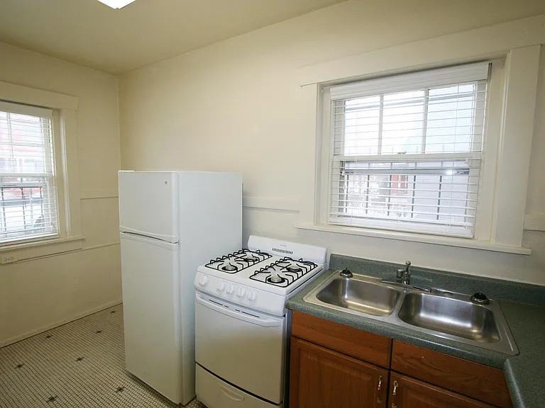 720 E 12th Ave #6 — Photo 5