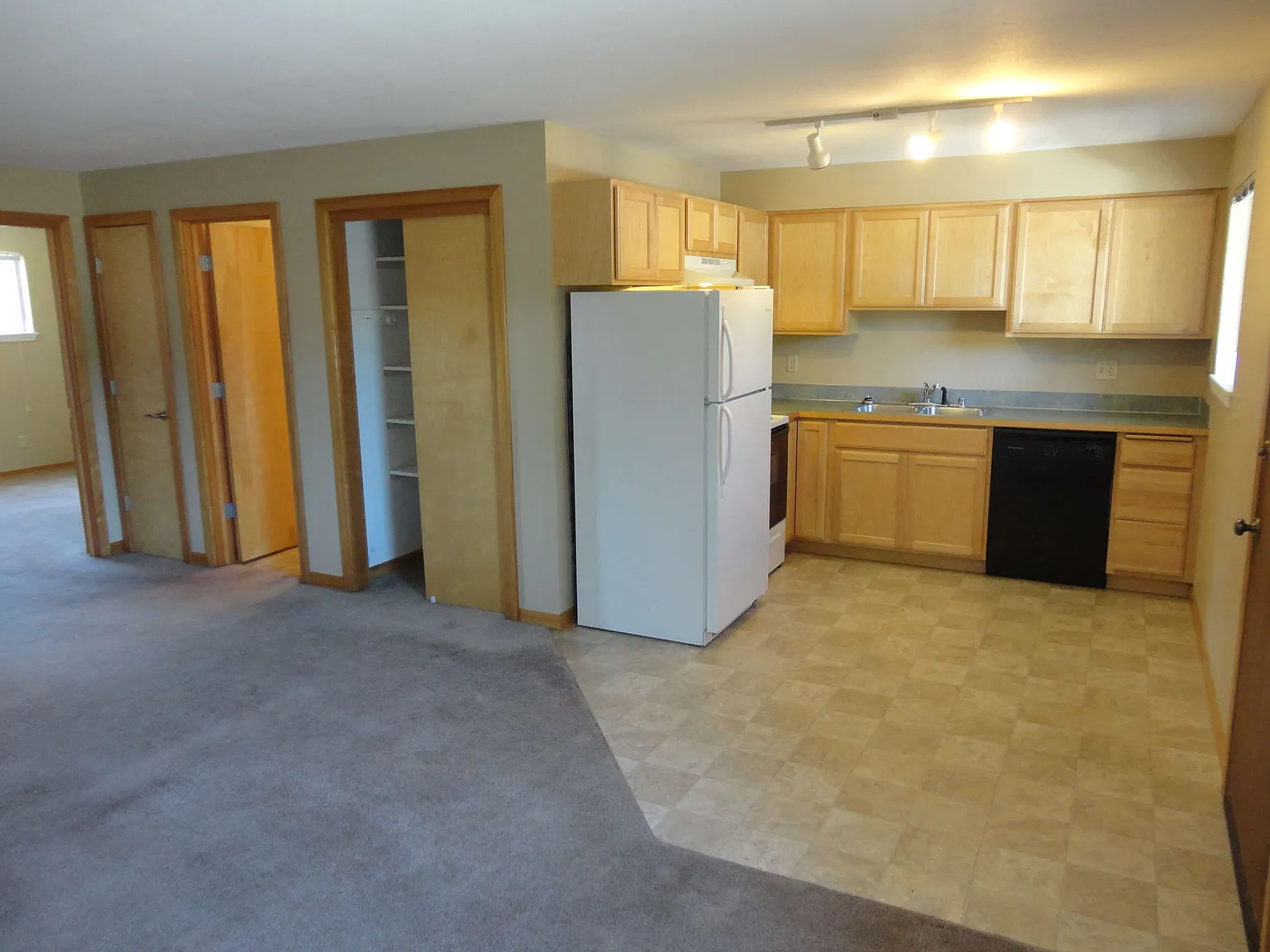 24th Street Apartments — Photo 4