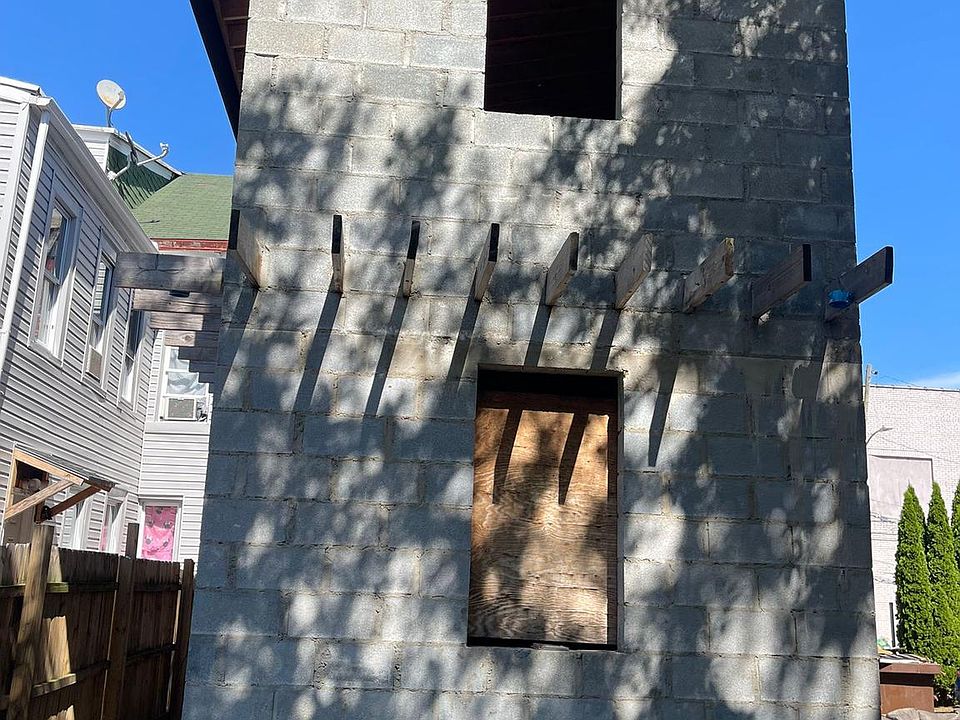 2nd image of 108 Peach St