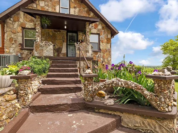 9099 Holly Ln, Mountain Grv, MO 65711