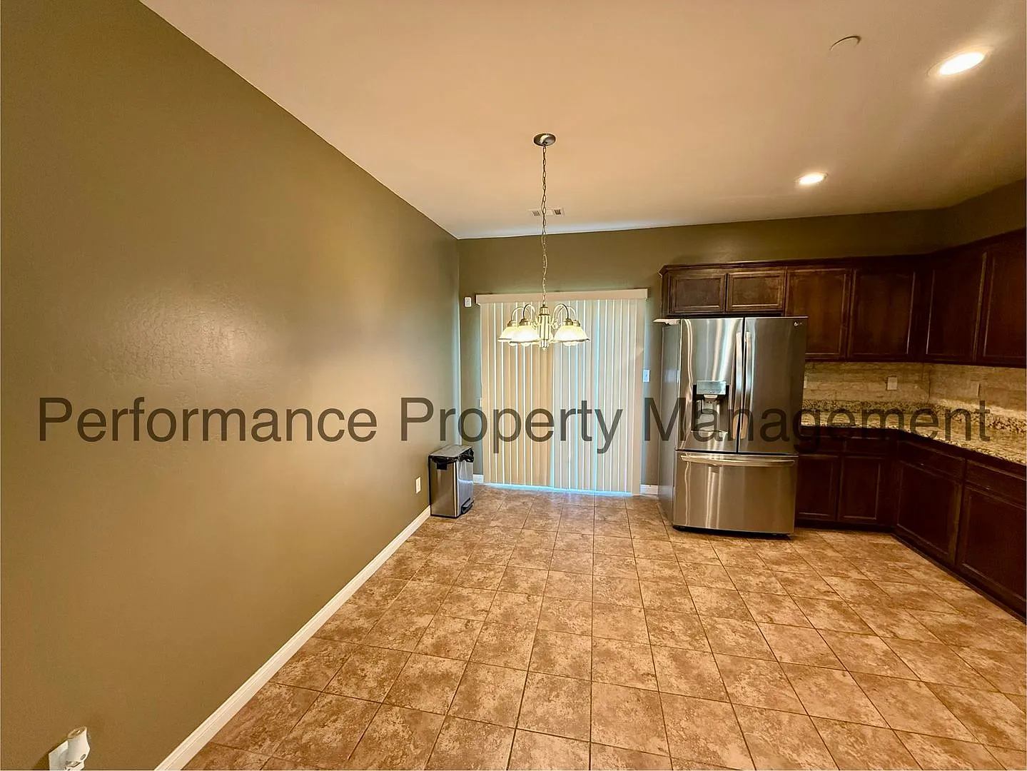Spacious 4 Bed/3 Bath S Bakersfield Home w/ RBP & Deposit Alternative Option — Photo 4
