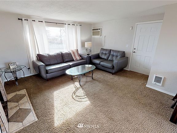 4th image of 1402 N Buell Dr