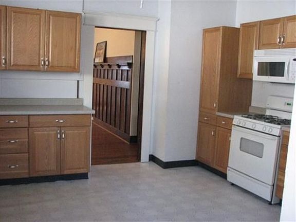 5th image of 239 N Bellevue Ave