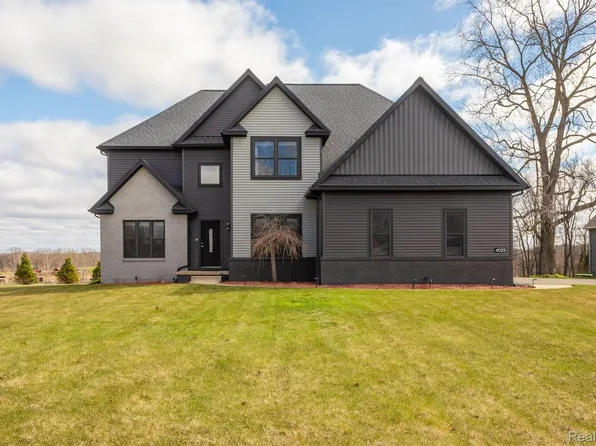 4025 Prairie Rose Dr, Howell, MI 48843