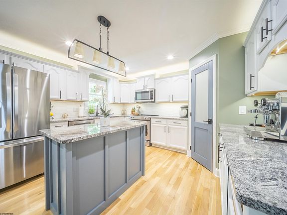 5th image of 119 New Castle Dr
