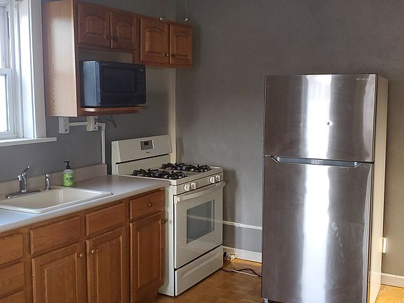 2nd image of 6075 Hartford St Floor 2