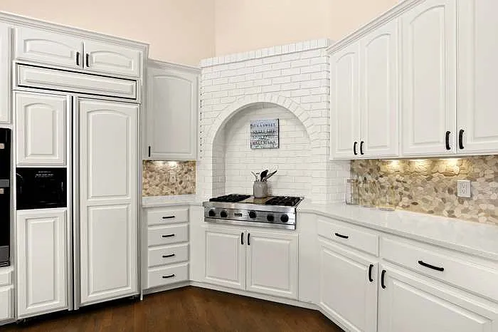 3 bed, 3685 sqft, $8,500 — Photo 4