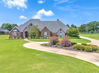 10837 Rosehaven Ln, Bentonville, AR 72712