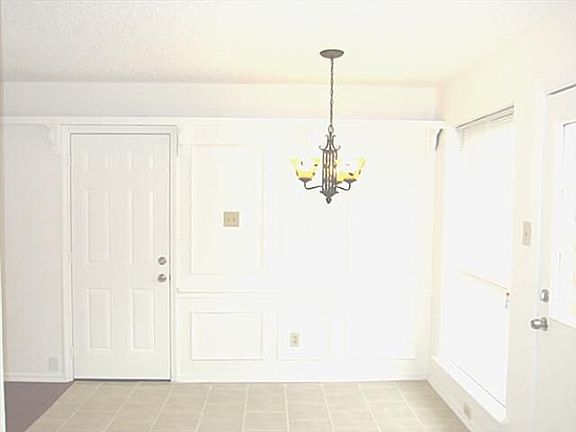 5th image of 11809 Eloise Dr