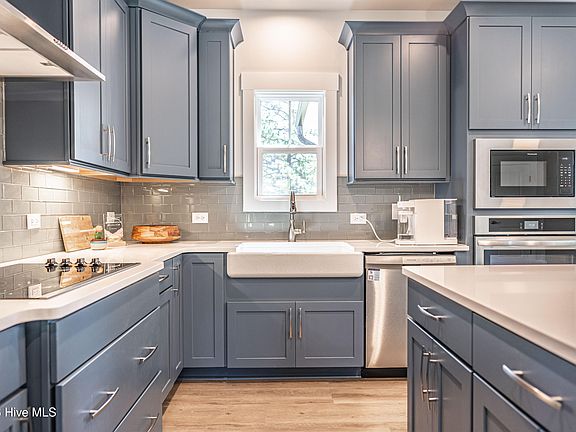 2nd image of 613 Watauga Lane