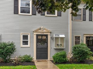 1200 Lagrange St #1204, West Roxbury, MA 02132