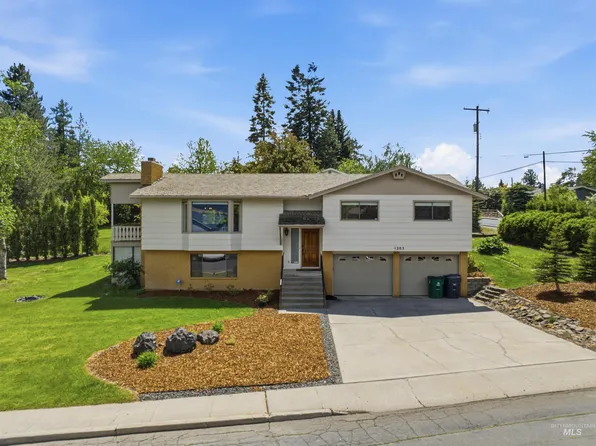 1205 Ponderosa Dr, Moscow, ID 83843