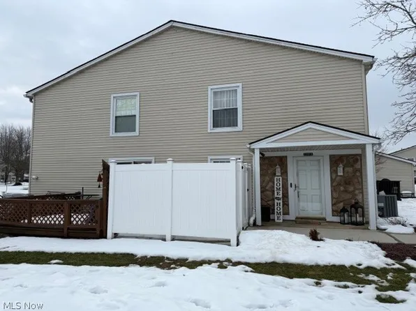 3159 Ivy Hill Cir Unit B, Cortland, OH 44410