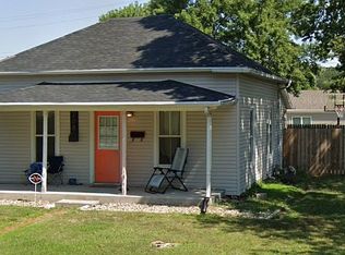 208 E 24th St, Kearney, NE 68847