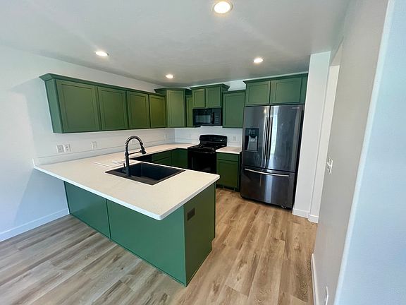 Updated Kitchen *Fridge updated since Pic