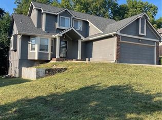 1105 SW Granite Creek Dr, Blue Springs, MO 64015
