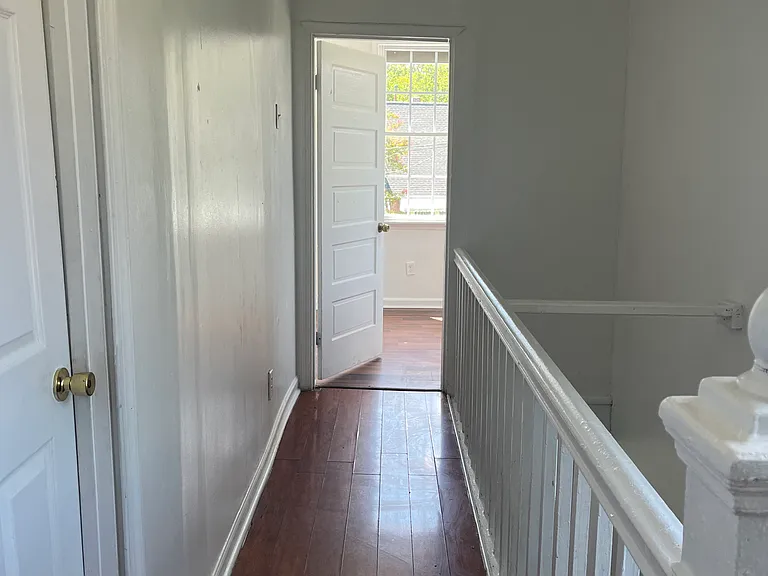 2401 Oak St — Photo 12