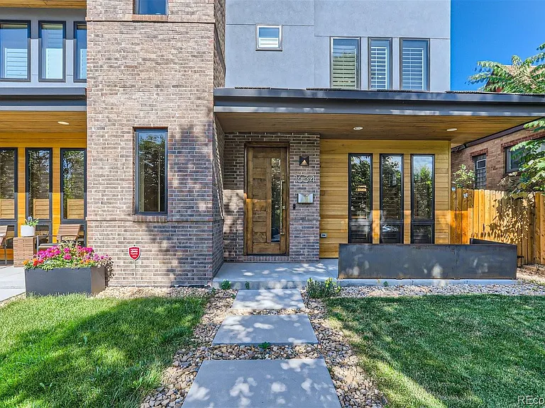 1634 S Grant St — Photo 1