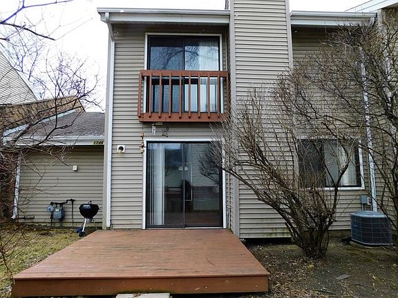 4th image of 1746 N Canterbury Ln